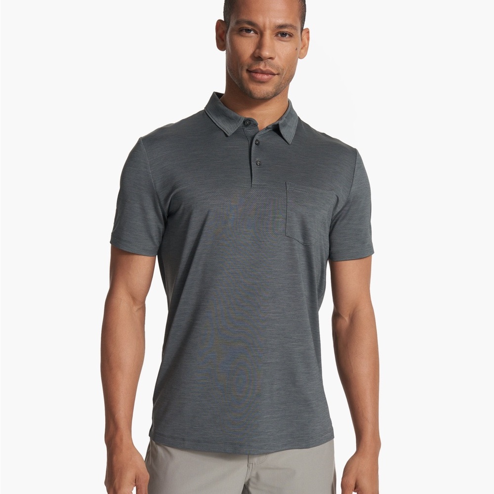 Vuori Zephyr Polo in Smoked Beryl Heather EUC